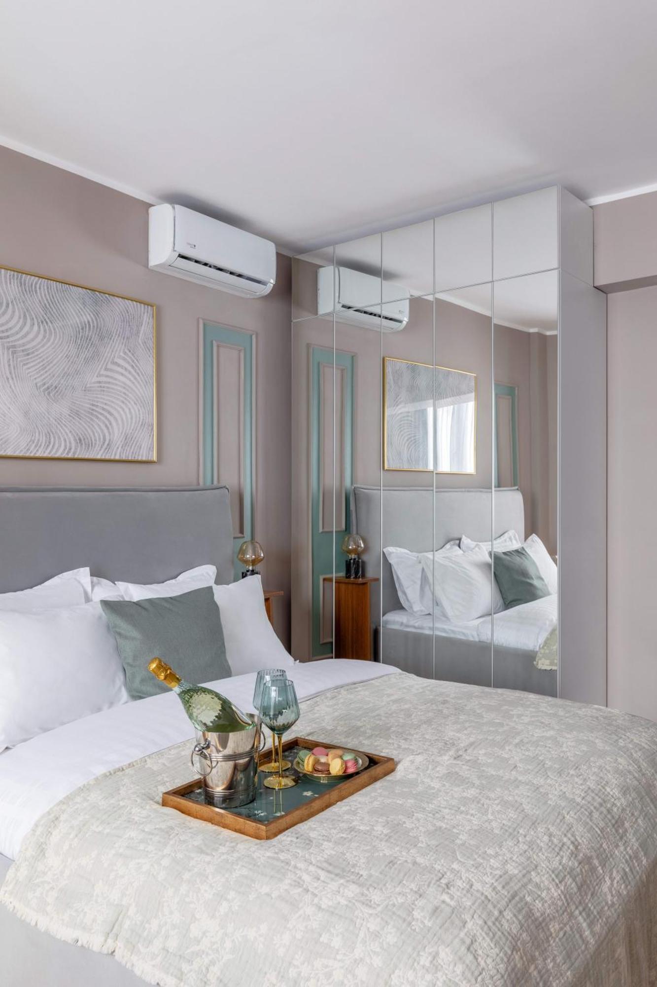 Holt - Sublime Minty Green 1Br On The Park Bucarest Esterno foto